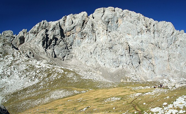 Olivier Guix - Photo Picos de Europa: Paroi sud de la Torre Santa de Castilla