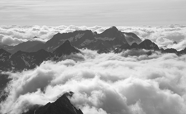 Olivier Guix - Photo Les Pyrnes au Printemps: Balatous, Mer de nuages