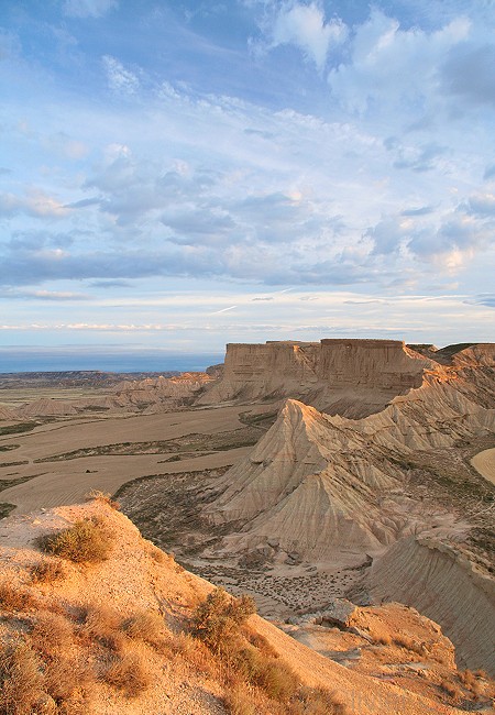 Olivier Guix - Photo Les Pyrnes en Et: Lumire du matin, Bardenas