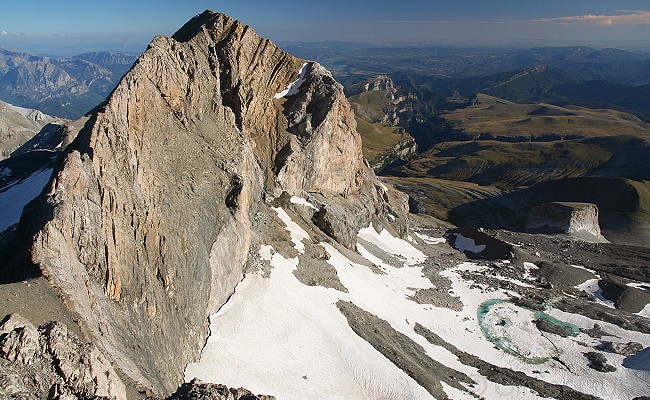 Olivier Guix - Photo Les Pyrnes en Et: Soum de Ramond depuis le Mont Perdu