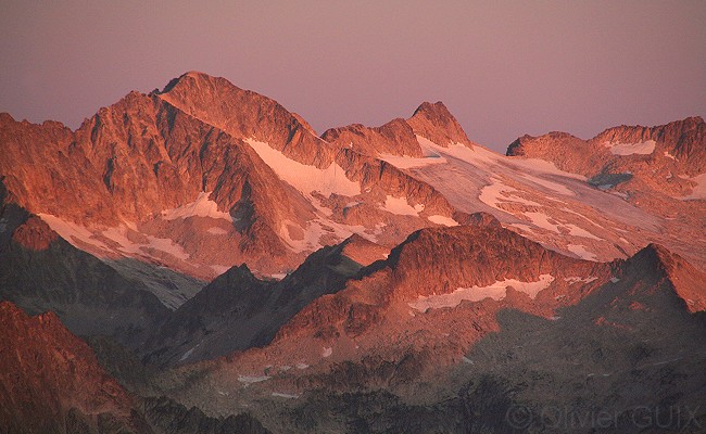 Olivier Guix - Photo Les Pyrnes en Et: Lever de soleil, Aneto