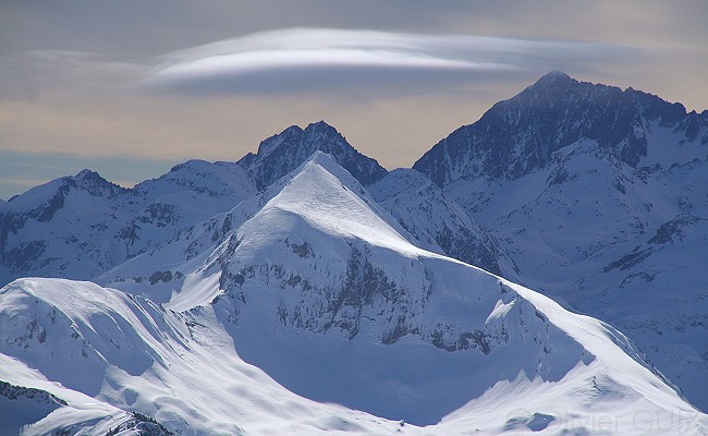 Olivier Guix - Photo Les Pyrnes en Hiver: Nuage lenticulaire