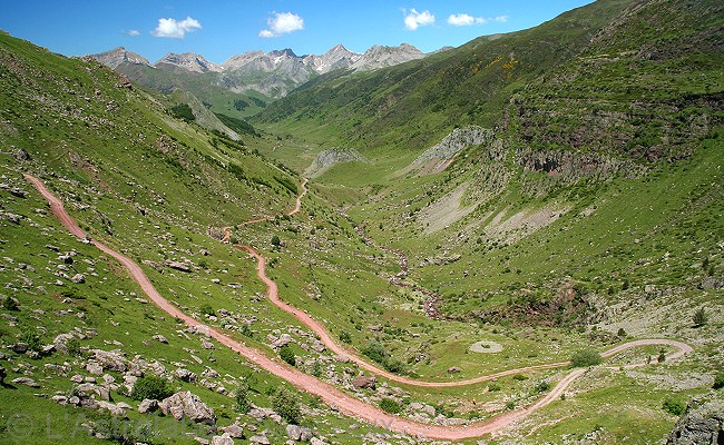 Olivier Guix - Photo La traverse des Pyrnes  VTT: Une piste, comme un appel